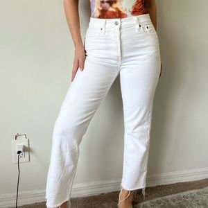 Levi’s wedgie straight white jeans